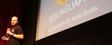 Beelinguapp founder presenting